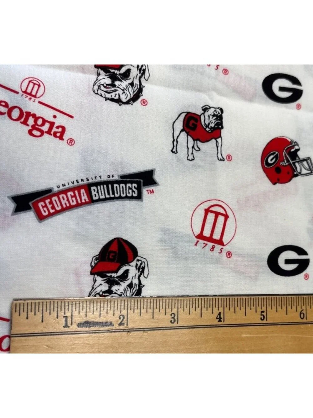 University of Georgia Bulldogs Logo Print Cotton Fabric 24x42